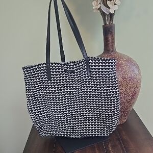 Kate Spade NY Heart Bon Shopper Black and White Tote Bag